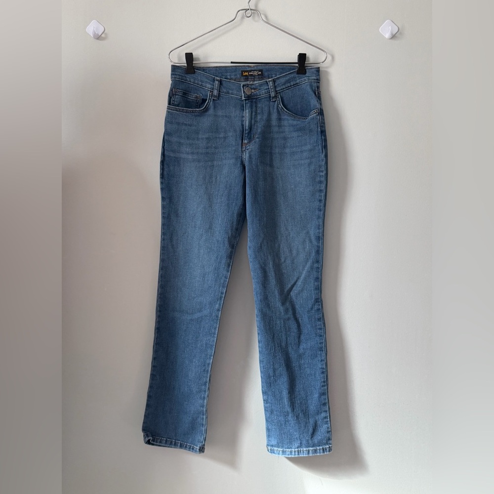 Lee Relaxed Fit Straight Leg Jeans in Light Blue with Contrast Stitching